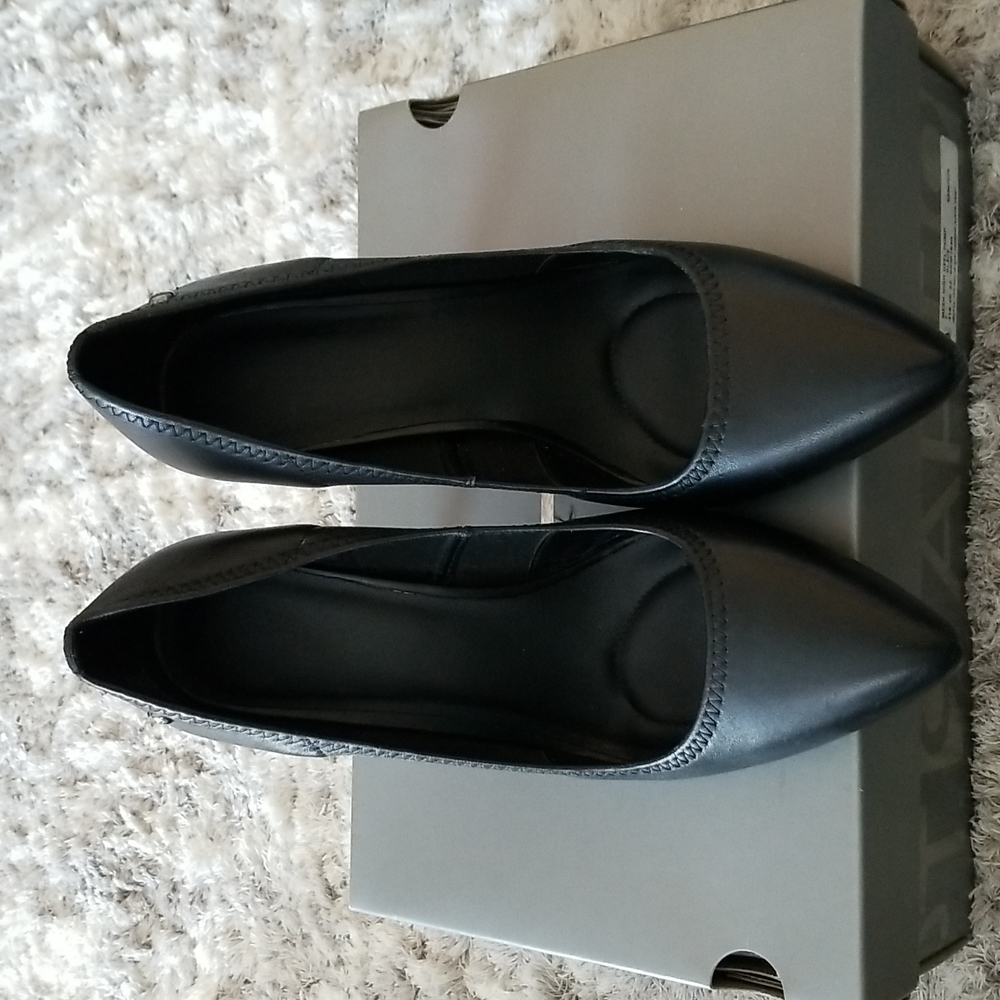 Shoes - Picture 4 of 4